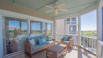 House, Multiple Beds, Kitchen, Ocean View | Living area | 40-cm TV with cable channels, DVD player