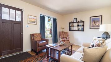 Nhà (2 Bedrooms) | Tiện nghi, dịch vụ nơi lưu trú