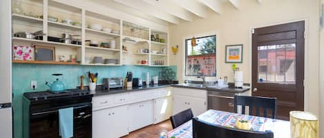 House (2 Bedrooms) | Property amenity