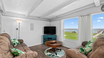 House (3 Bedrooms) | Property amenity