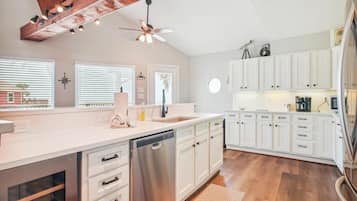 House, Multiple Beds, Patio, Ocean View | Private kitchen