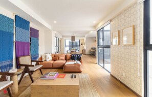 TV, books, offices - Casa Colima by Kukun (Ciudad de México)