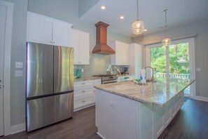 하우스, 침대(여러 개), 주방 | 전용 주방 | 냉장고, 전자레인지, 오븐, 쿡탑