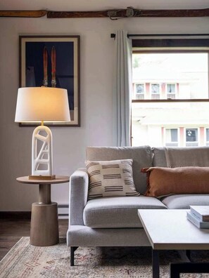 TV, fireplace, offices