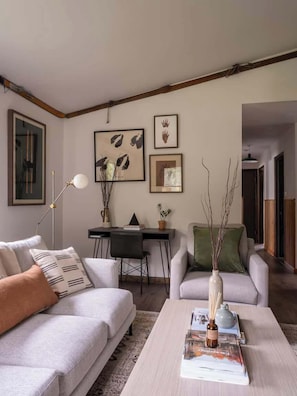 TV, fireplace, offices
