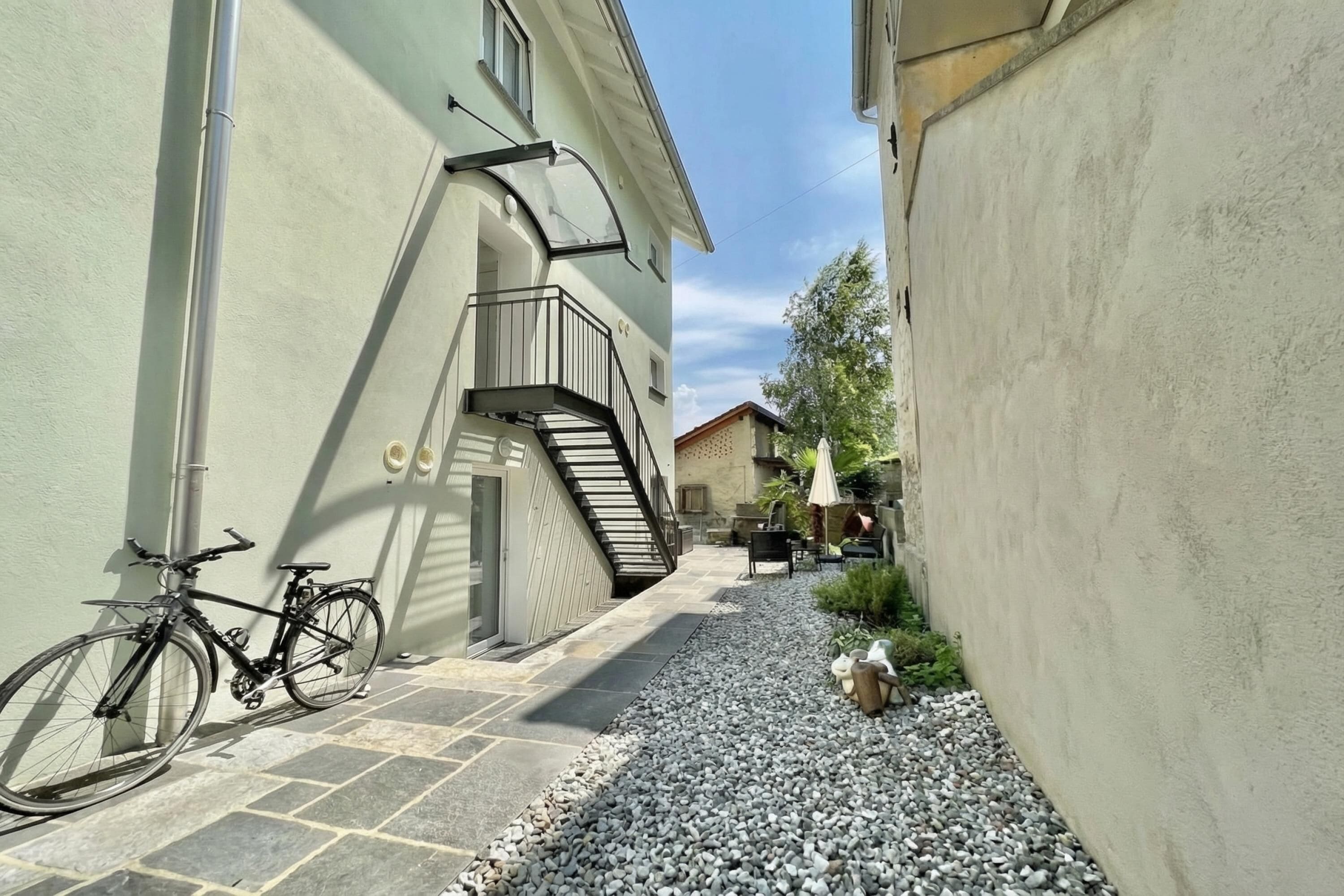 Familjestudio (Serenata 1) | Exteriör