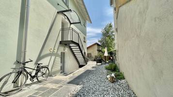 Familjestudio (Serenata 1) | Exteriör