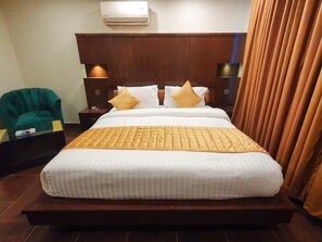 Executive Double Room | Premium bedding, down comforters, minibar, individually decorated - Oban Hotel Multan- Managed by GOHO (Multan)