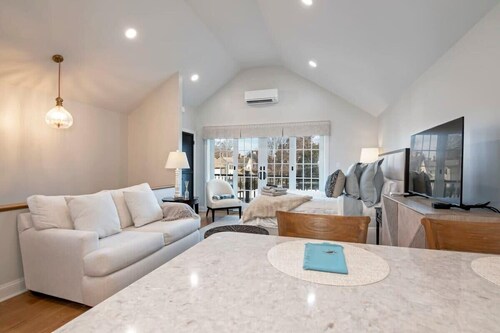 Historic Downtown St. Michaels Studio | Walk to Waterfront, Dining & Shops