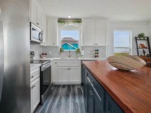 House (3 Bedrooms) | Property amenity - Birds of Paradise by Ryson Vacation Rentals (Freeport)