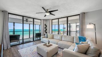 Kondominium, Beberapa Tempat Tidur, patio, pemandangan samudra (313) | Area keluarga | TV dan perapian