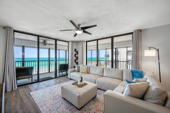 Kondominium, Beberapa Tempat Tidur, patio, pemandangan samudra (313) | Area keluarga | TV dan perapian