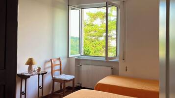 2 sovrum, strykjÀrn/strykbrÀda, gratis wi-fi och sÀngklÀder