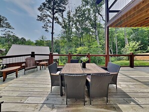 Studio (5 Bedrooms) | Property amenity