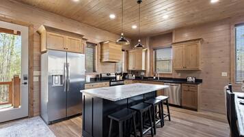 Studio (5 Bedrooms) | Property amenity