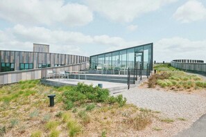 تناول الطعام بالخارج