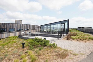 Outdoor dining - The Forest 1BR with Balcony by Daniel & Jacob's (Kongens Lyngby)