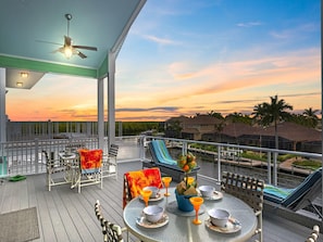 獨棟房屋, 多張床, 陽台, 泳池景觀 | 室外用餐