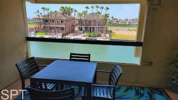 Condo, 1 King Bed with Sofa bed, Balcony | Dining