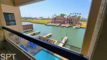 Appartement, 1 kingsize bed met slaapbank, balkon | Zwembad