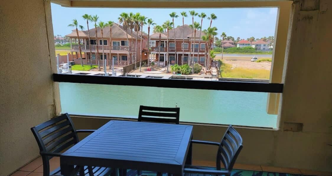 公寓客房, 1 張特大雙人床及 1 張梳化床, 露台 | 用餐區