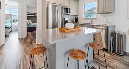 Peggy's Hideaway by Ryson Vacation Rentals