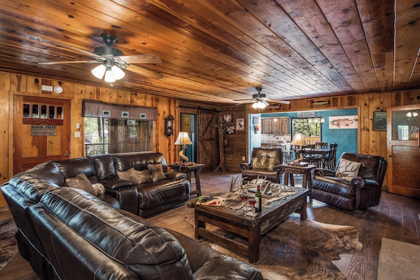 Studio (3 Bedrooms) | Property amenity