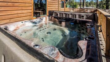 Studio (3 Bedrooms) | Property amenity