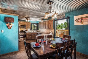 Studio (3 Bedrooms) | Property amenity