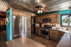 Studio (3 Bedrooms) | Property amenity - The Roost Downtown by Ruidoso Vacation Rentals (Ruidoso)