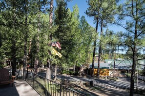 Studio (3 Bedrooms) | Property amenity