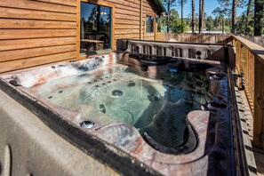 Studio (3 Bedrooms) | Property amenity