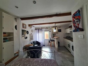 1 bedroom, iron/ironing board, free WiFi, bed sheets