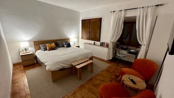 2 Schlafzimmer, Schreibtisch, Bügeleisen/Bügelbrett, kostenloses WLAN
