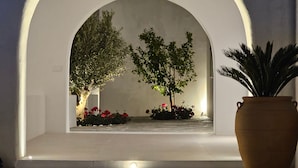 تفاصيل الفندق من الخارج