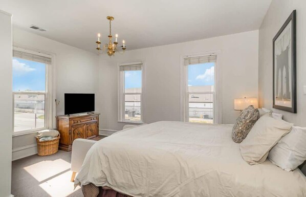 1 bedroom, desk, iron/ironing board, WiFi