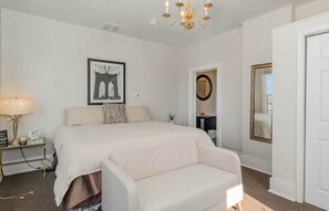 1 bedroom, desk, iron/ironing board, WiFi