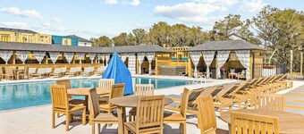 The Lighthouse -Steps to Beach!  Luxury Amenities!