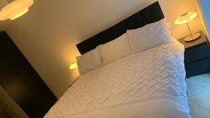 Apartment, 1 Queen Bed - Immaculate 1-bed Apartment in Grays (Grays)
