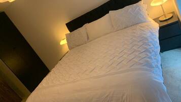 Apartment, 1 Queen Bed | 1 bedroom, free WiFi, bed sheets