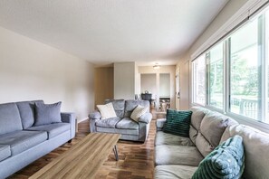 Smart TV, fireplace, video games, table football