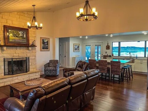 The Bluecat Lodge on Hubbard Shores