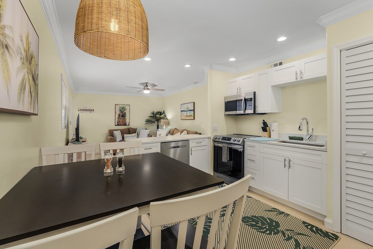 Photo 9 of Naples Lake Park 2 BDRM Condo,Super-Clean w/Patio
