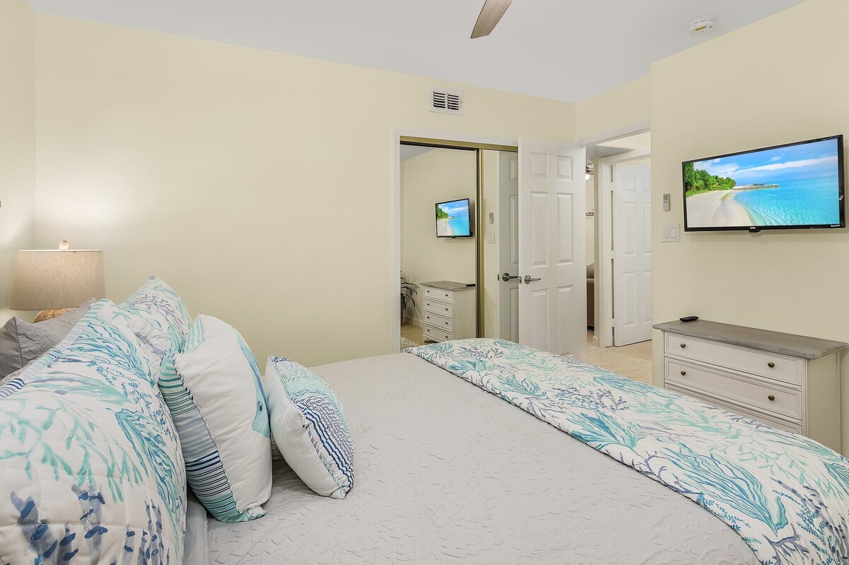 Photo 19 of Naples Lake Park 2 BDRM Condo,Super-Clean w/Patio