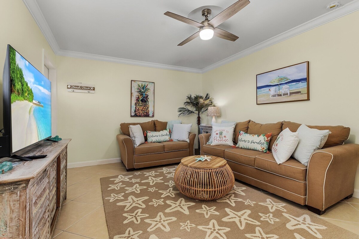 Photo 2 of Naples Lake Park 2 BDRM Condo,Super-Clean w/Patio