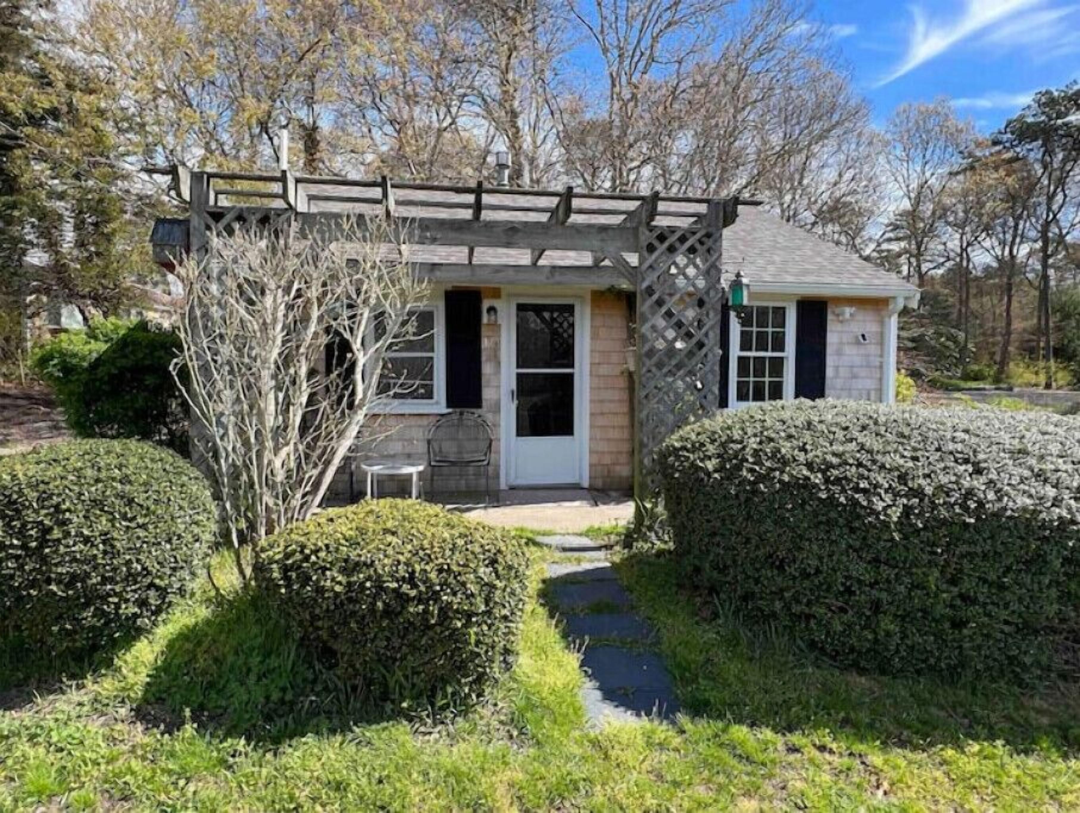 NEW! Nature's Nook  Peaceful Cottage Close to All
