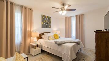4 bedrooms, desk, iron/ironing board, travel crib