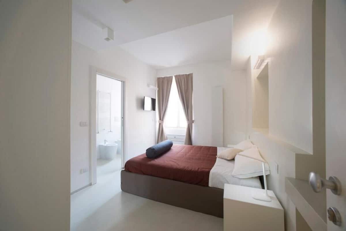 Kamar Double Standar | 1 kamar tidur, selimut bulu angsa, minibar, dan didekorasi berbeda-beda