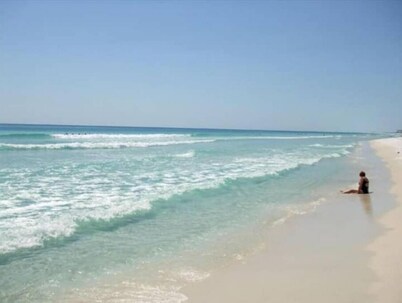 Island Breeze Walk to Beach 3/2 Sleeps 10 Okaloosa Island Fort Walton Beach