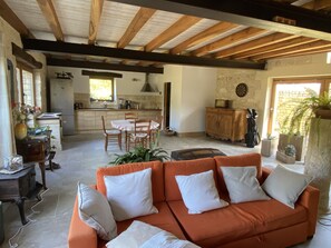 TV, DVD player, table tennis, books - A Grange aux Oiseaux (Cissé)